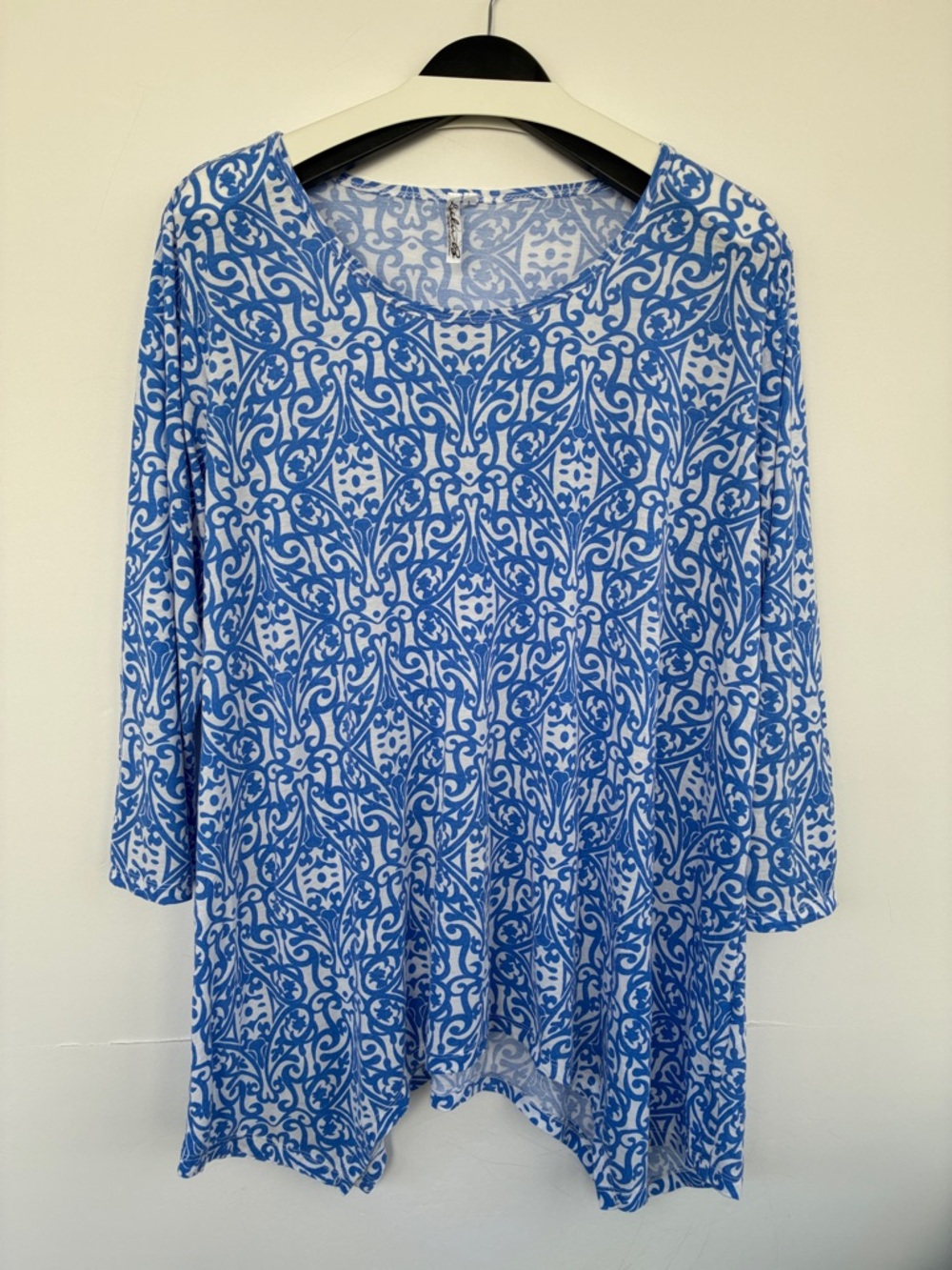 Lulu-B Blue and White Scroll-Print Tunic Asymmetrical Hem Large